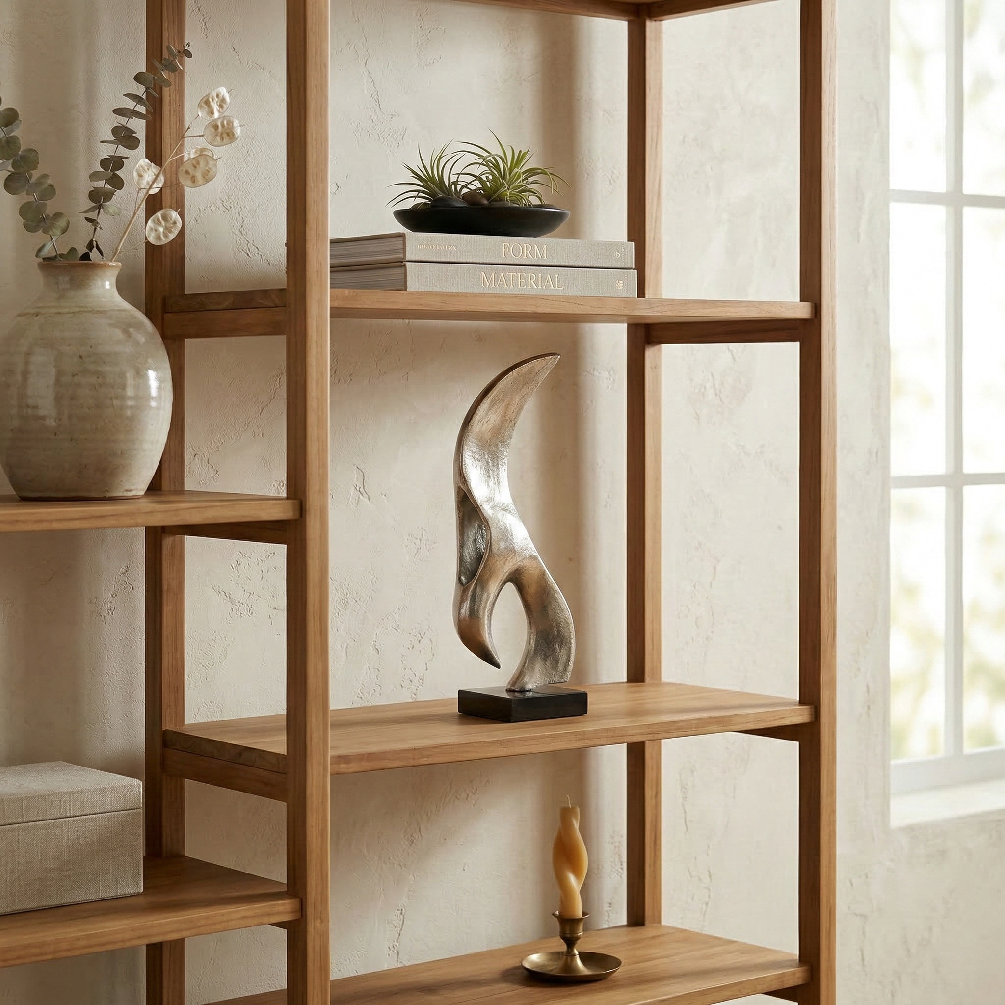 Contemporary Curve Accent