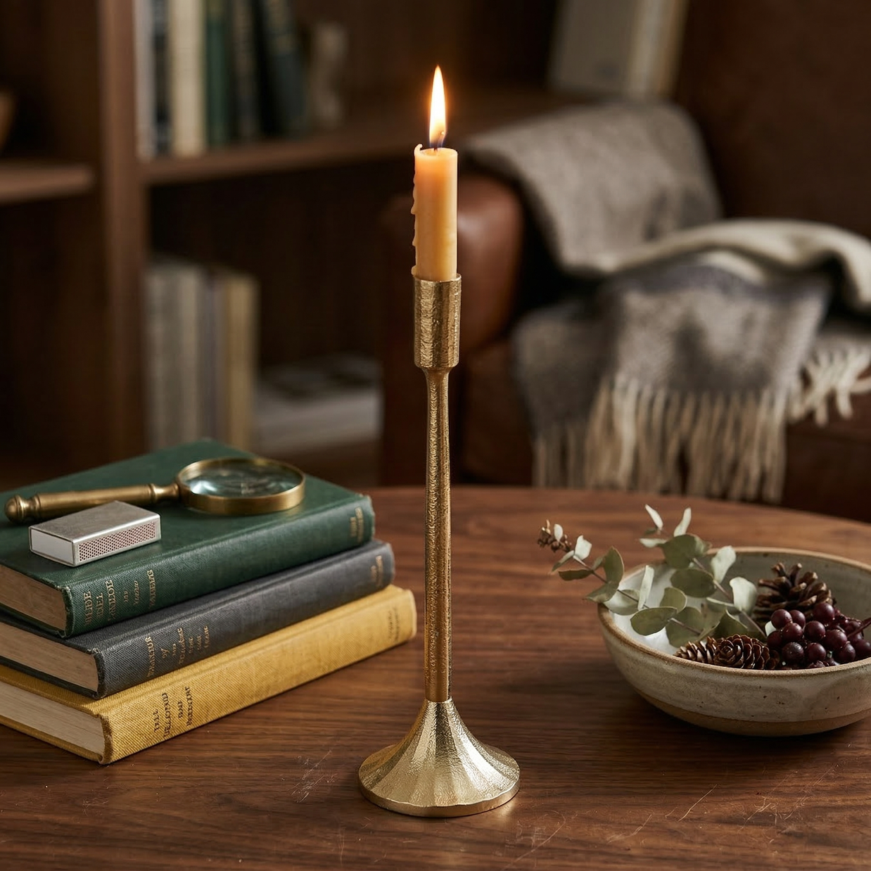 Linear Luxe Candle Accent
