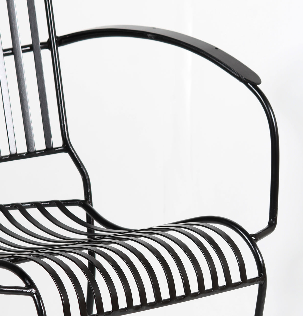 AeroLine Metal Chair