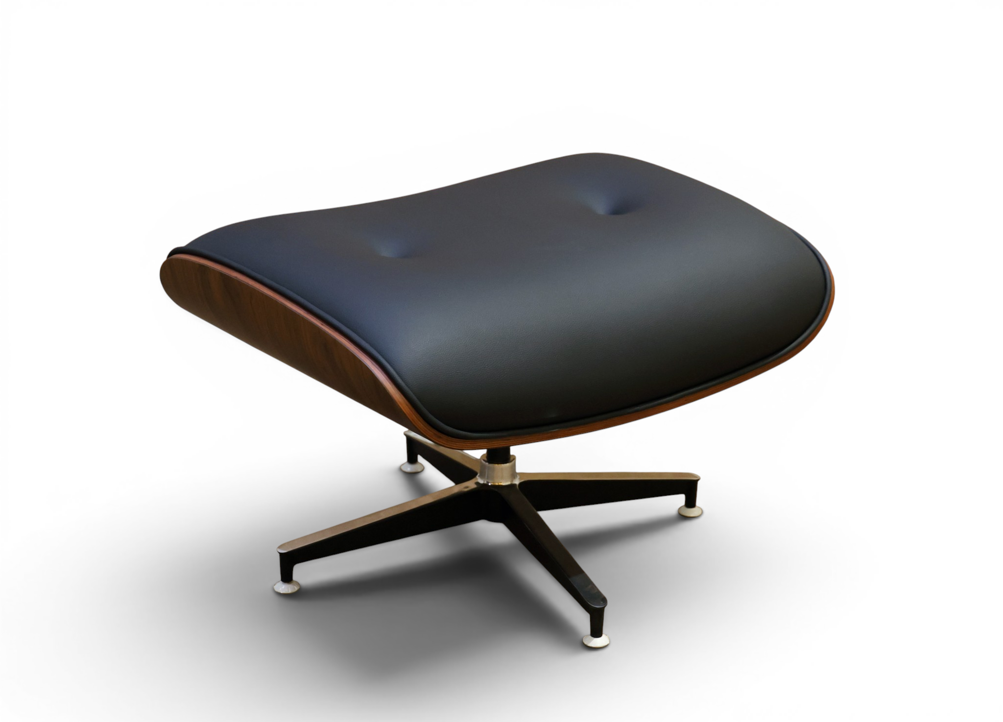 Iconic Tufted Leather Swivel Chair Set