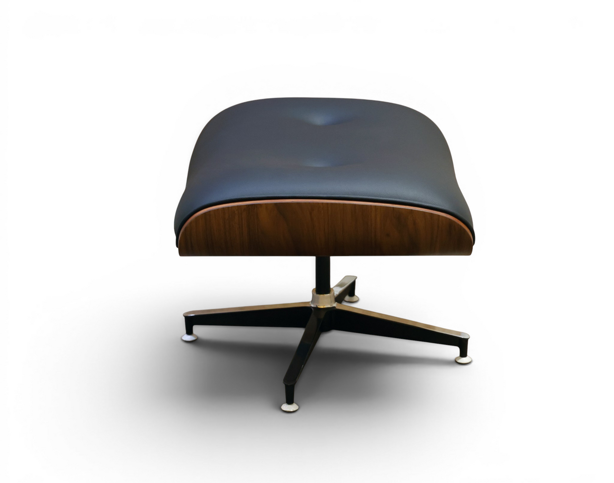 Iconic Tufted Leather Swivel Chair Set