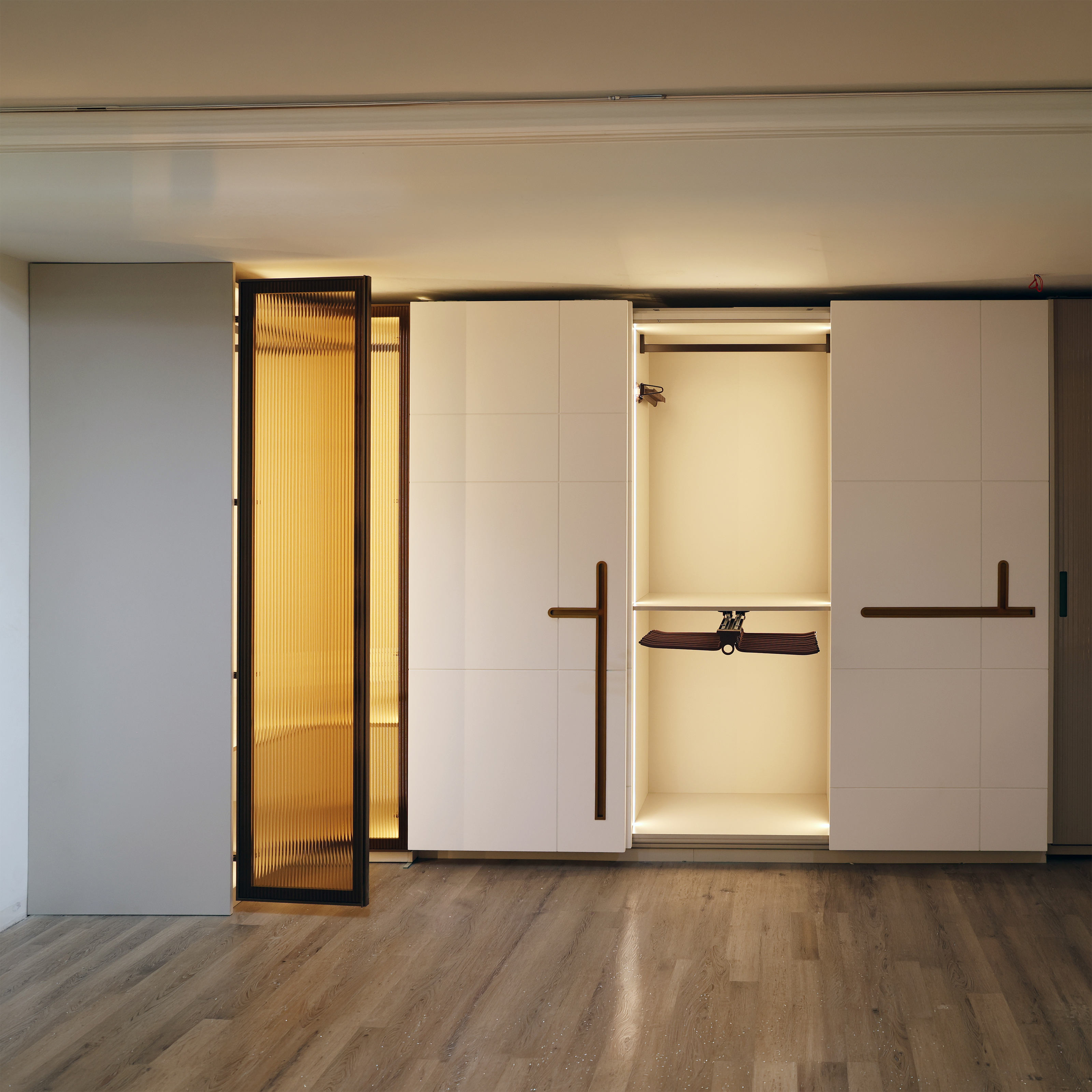 Aster Luxe Sliding Wardrobe
