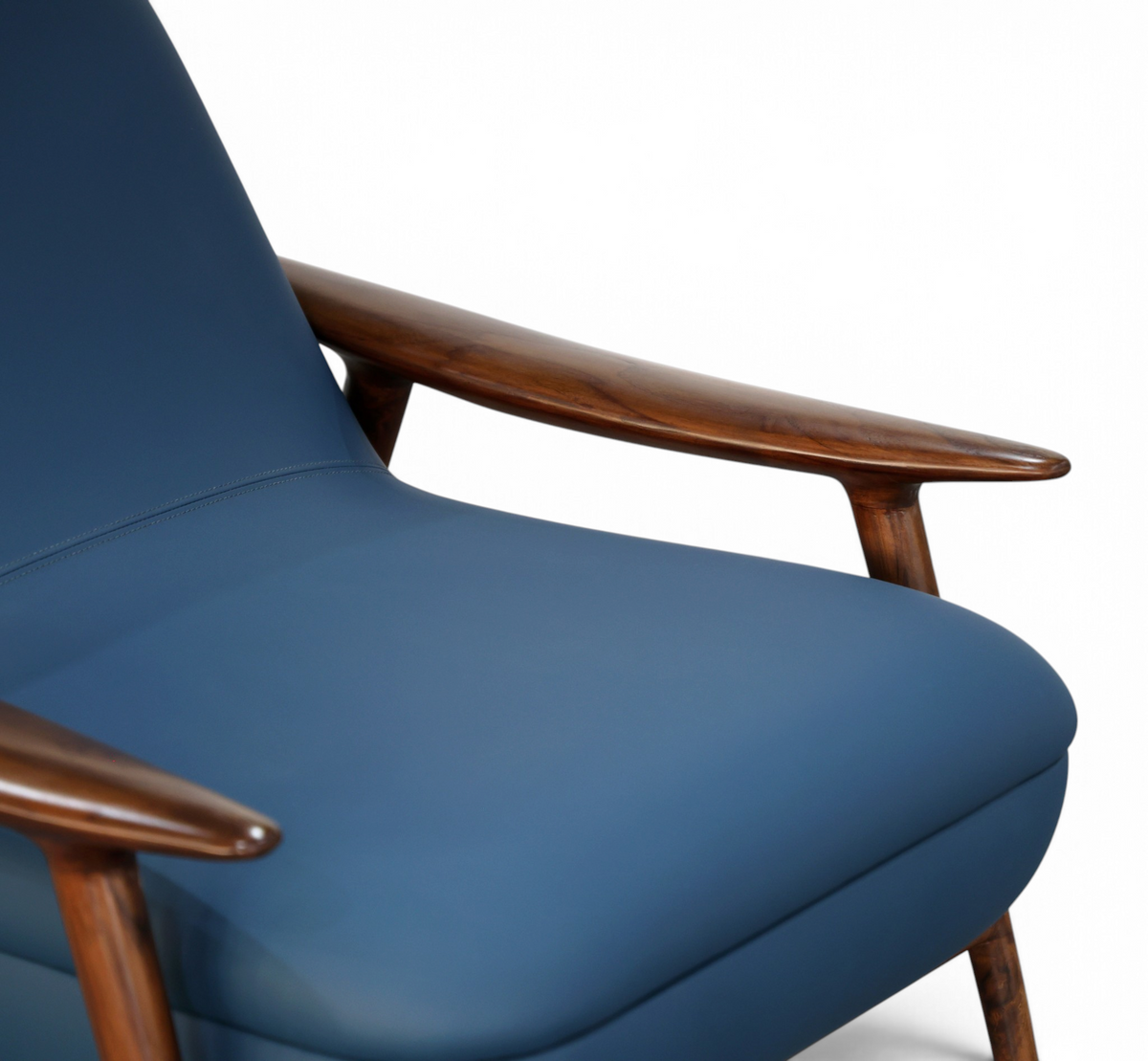 Avelor Luxe Lounge Chair