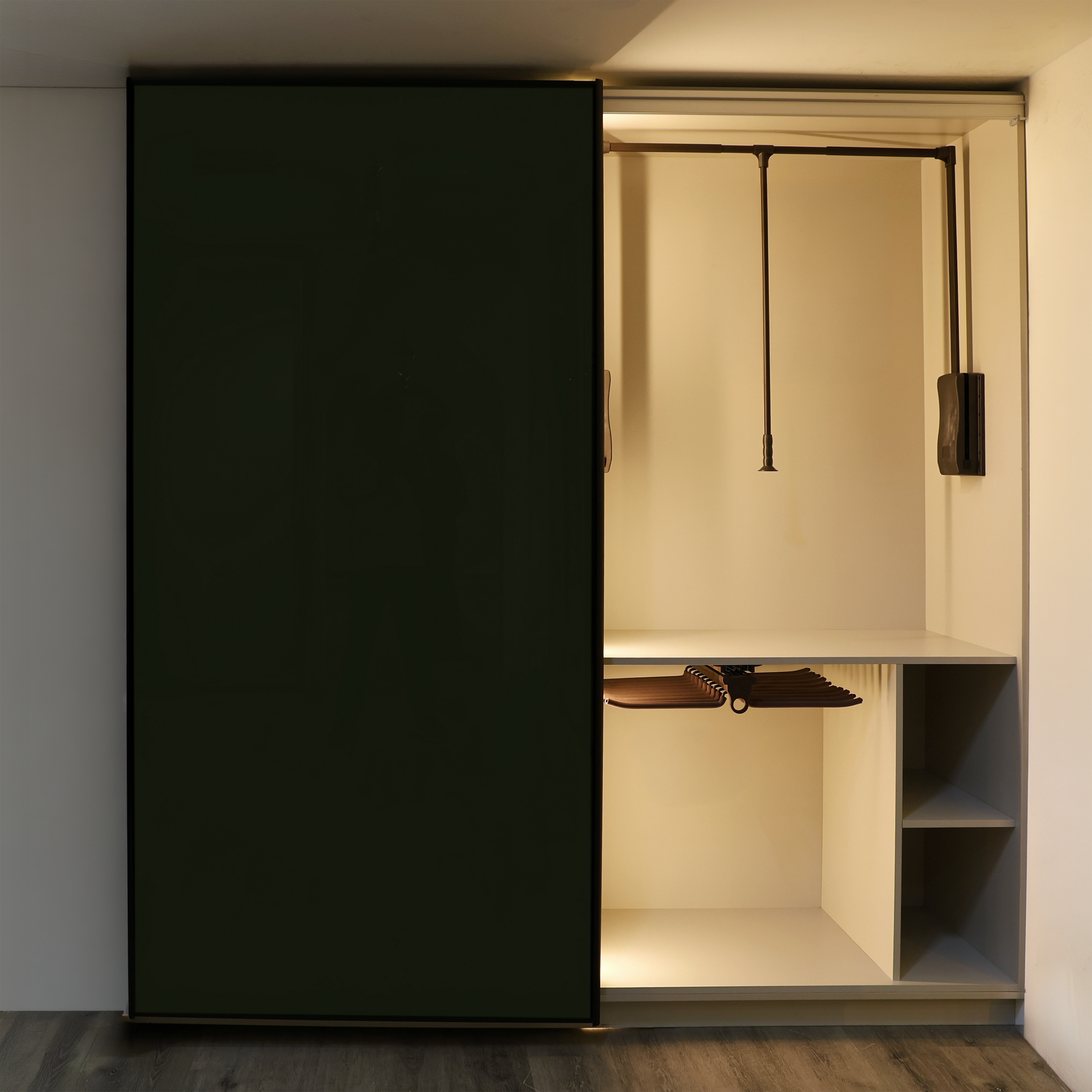 Vertex Luxe Sliding Wardrobe