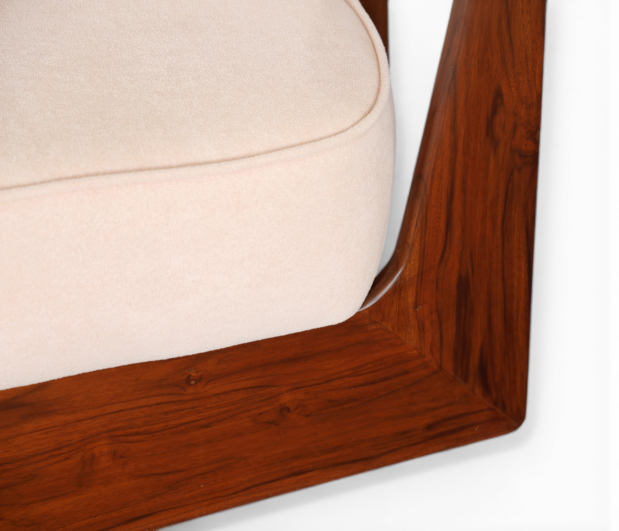 Serena Soft Lounge Chair