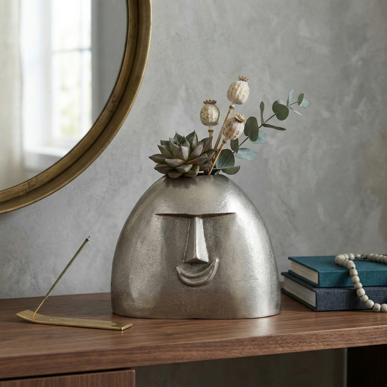 Minimalist Sculpted Face Planter